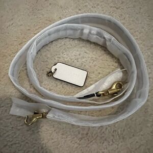 Coach Cassie 19 Crossbody bag strap & Coach hang tag